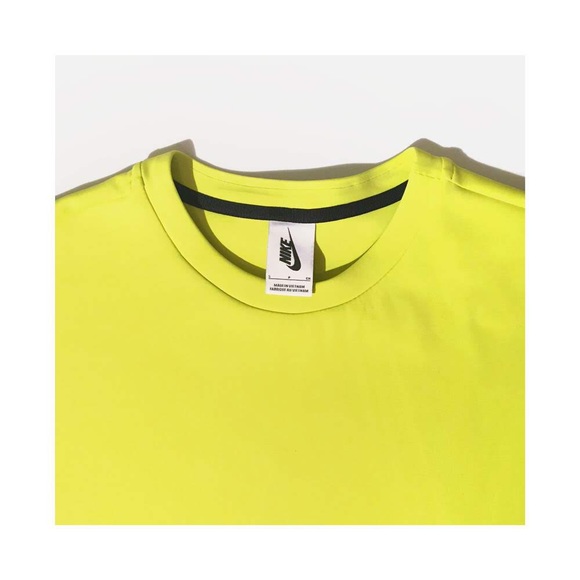 NikeLab Essentials Top in Volt Yellow - Picture 4 of 5